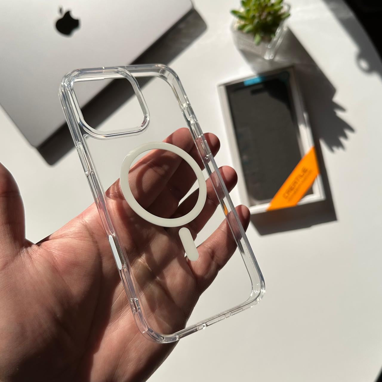 HENKS Cristal Clear MagSafe Case (Code HNKS7)