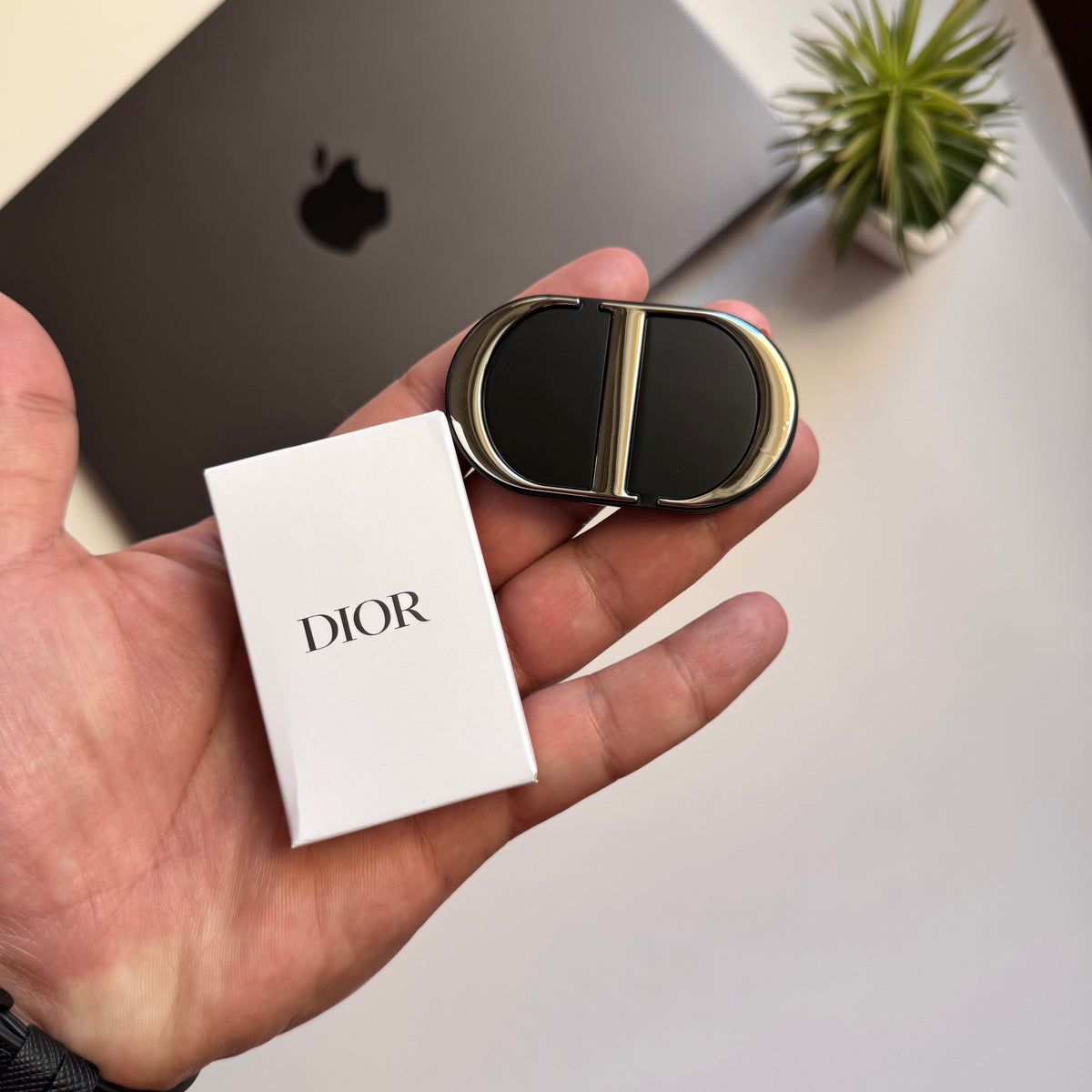 Dior Mirror Holder
