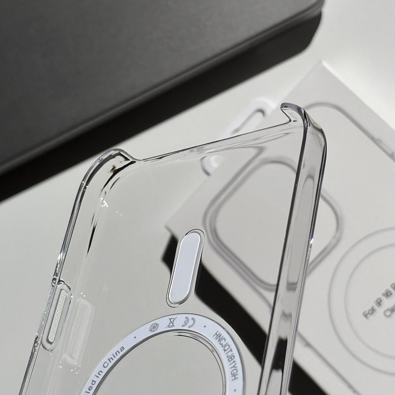 Premium Clear MagSafe Animation Hard Case (Code AMA28)