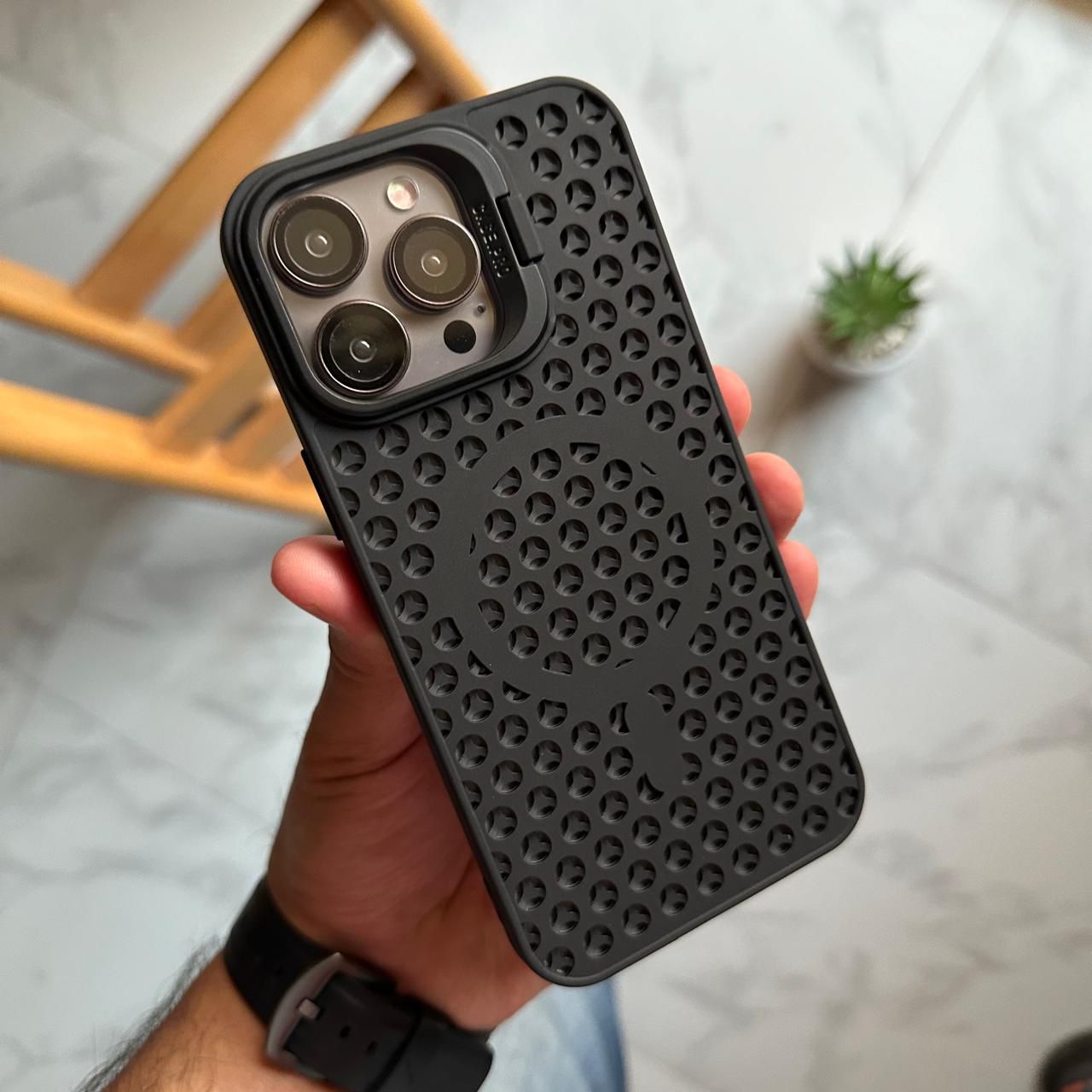 Silicone Ventilation MagSafe Stand Case (Code STV43)