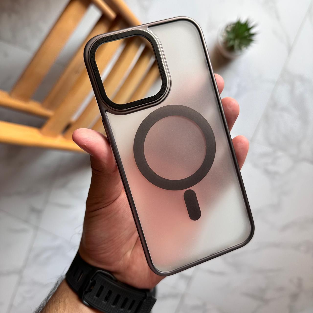 Pure Focus Pixel MagSafe Case (Code DFX74)