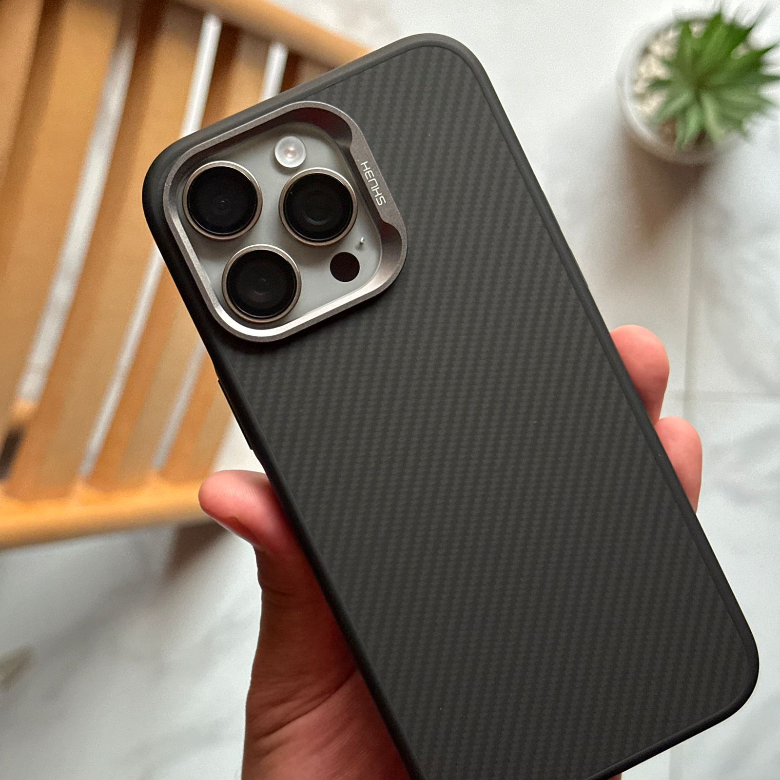 HENKS MagSafe Carbon Fiber with Metal Frame Case (Code HNKS5)