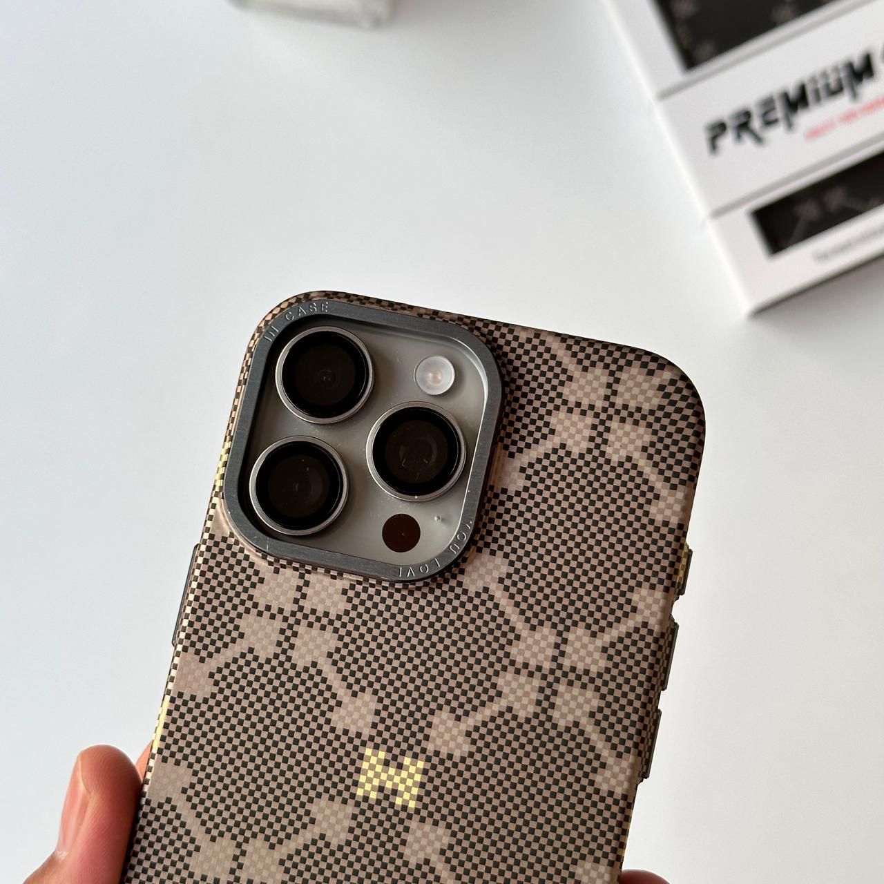 QY Dumbbells Design Hard Slim-Fit Case (Code DMB67)