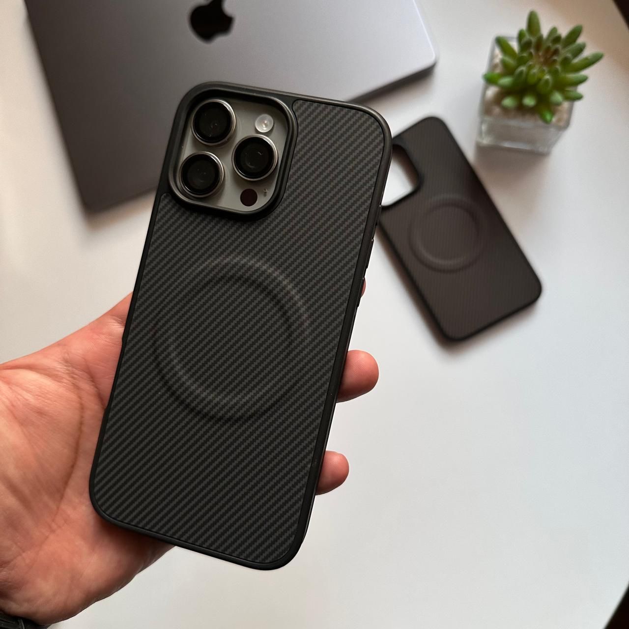 Basic Carbon MagSafe Case(Code CRB51)