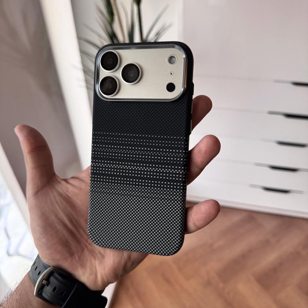 Free Air MagSafe Carbon Case(Code FAC43)