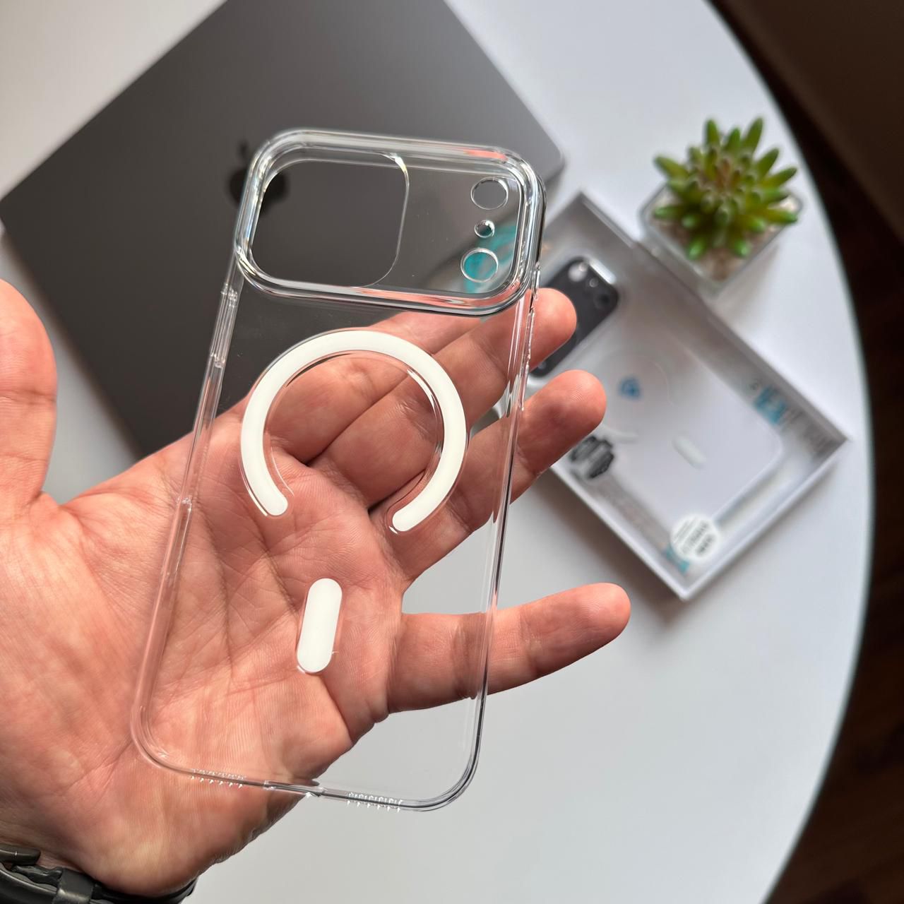 DFANS Hard Slim-fitTransparent MagSafe Case(Code TMD54)