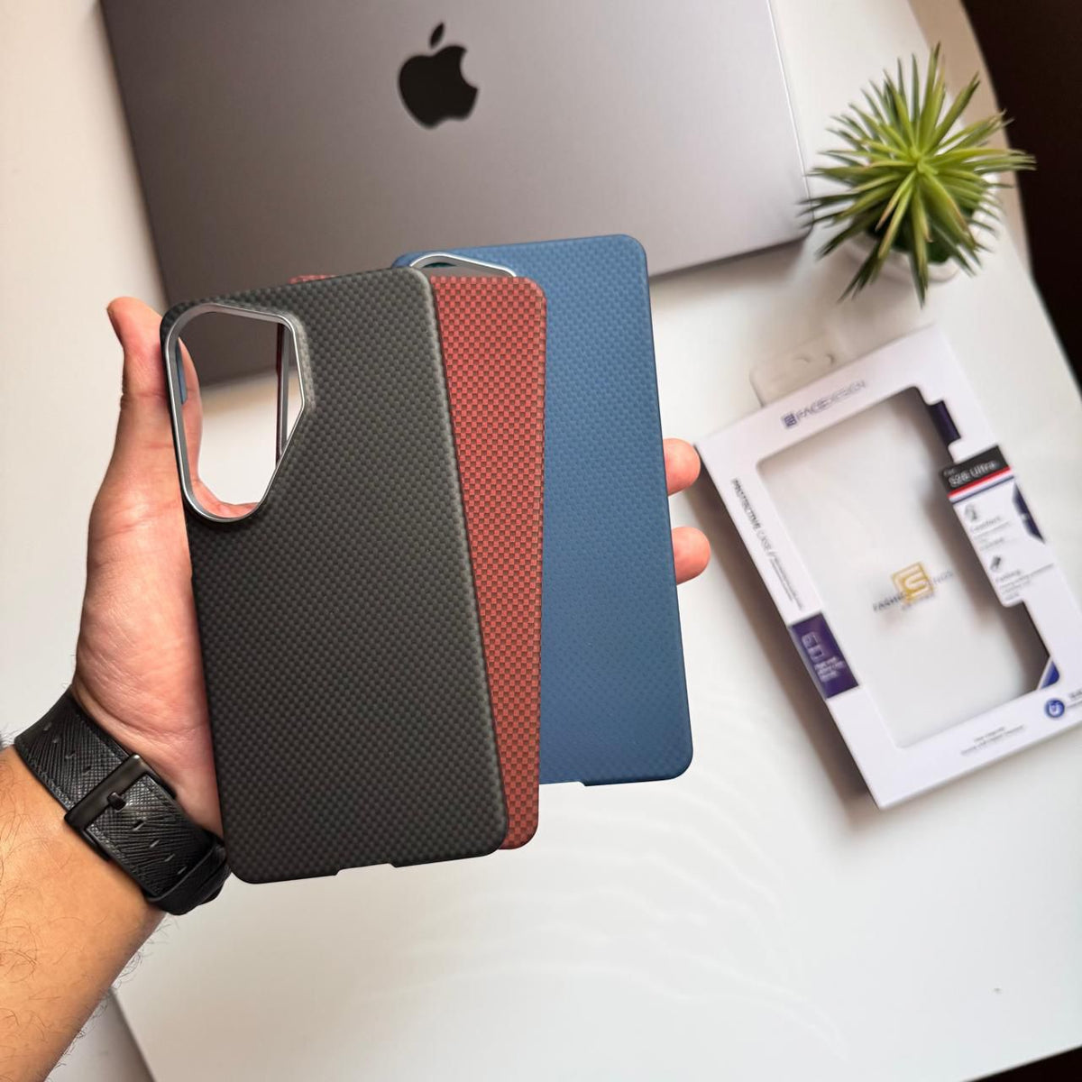FaceDesign Carbon Hard Slim-fit MagSafe Case(Code FCD46)