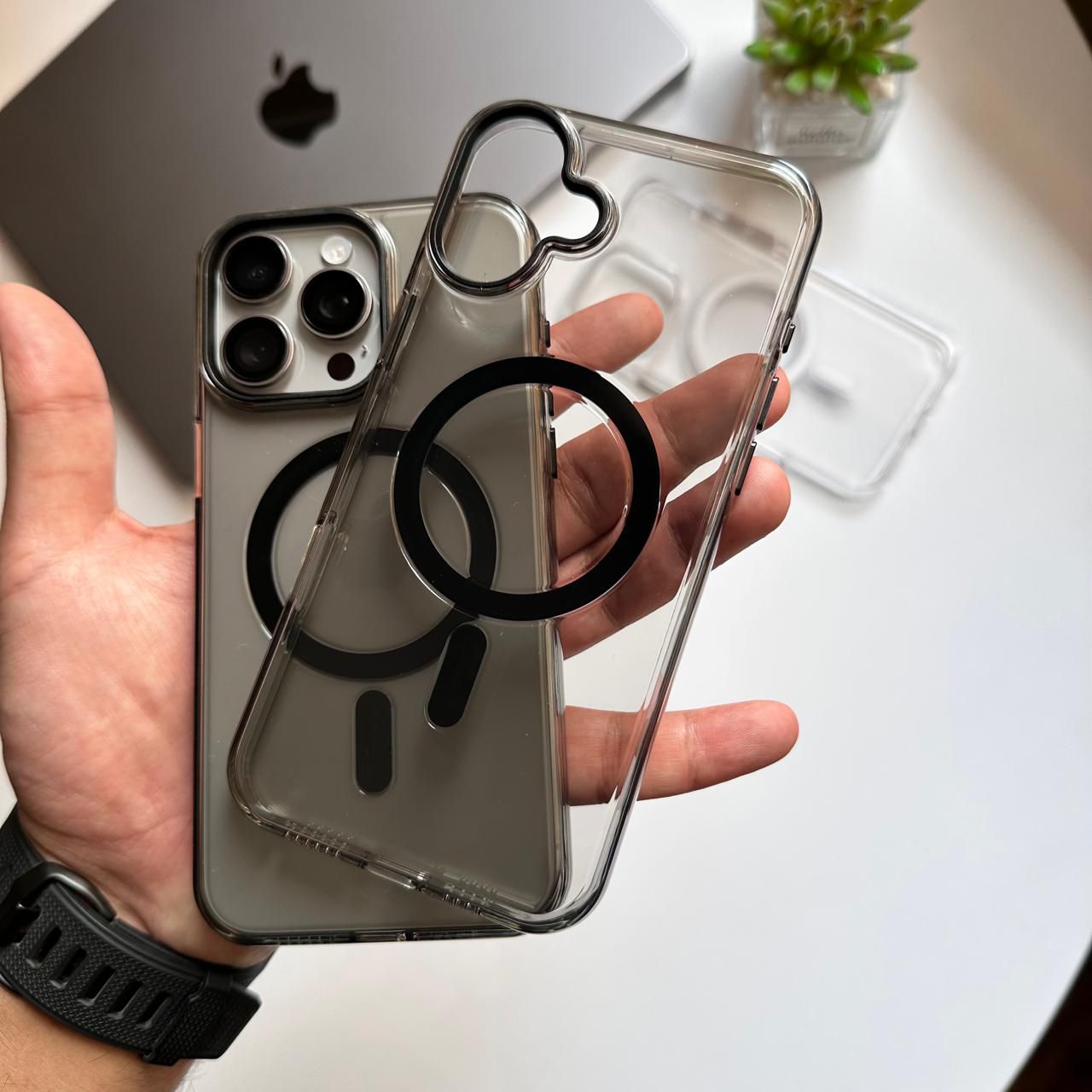 Transparent Hard Slim-Fit MagSafe Case(Code HGB51)