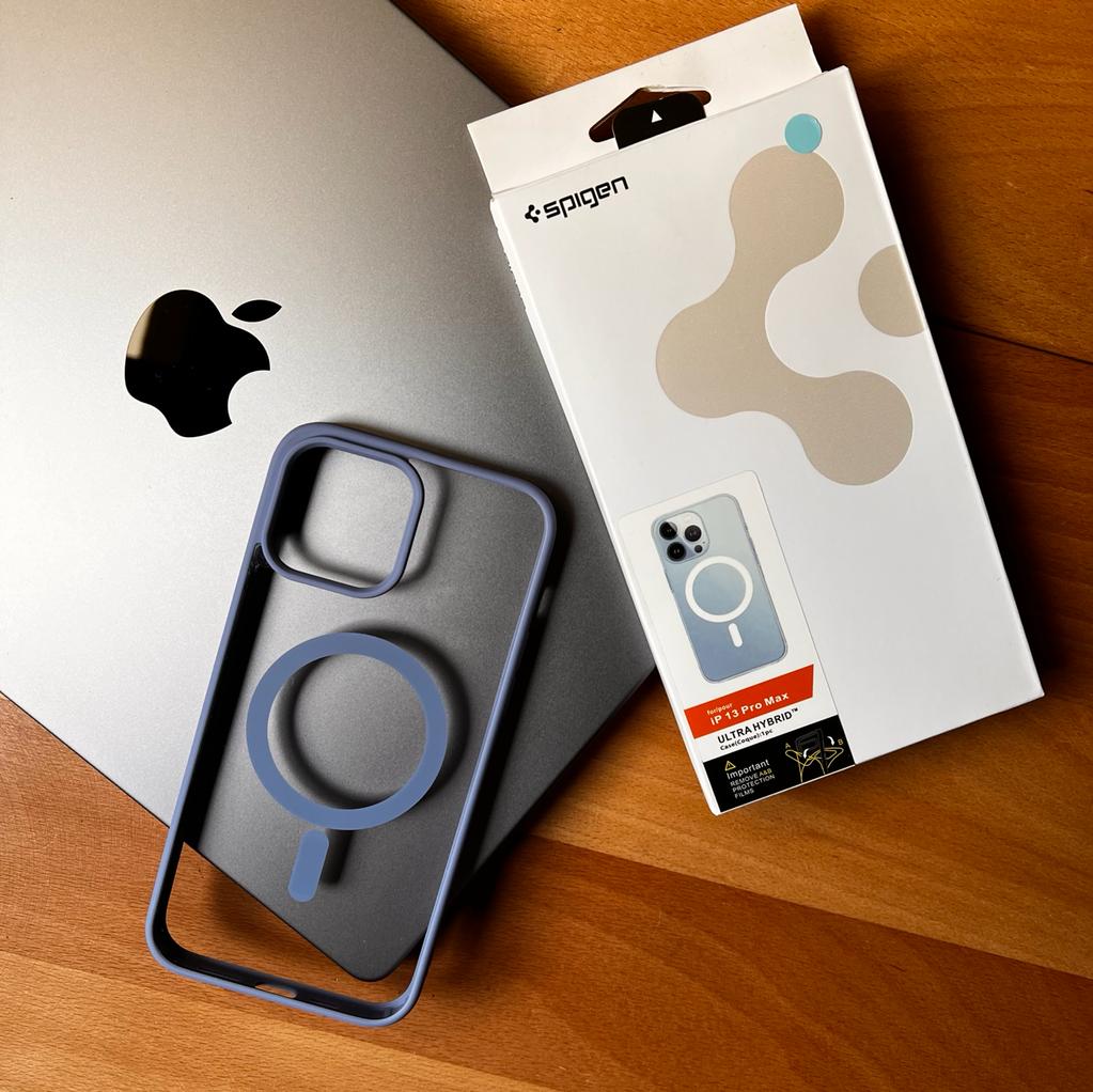 Spigen MagSafe Case (Code SM555)