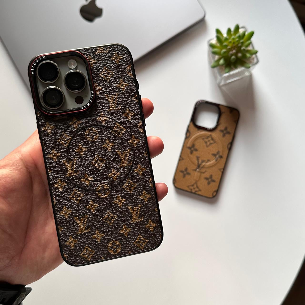 LV & Gucci Leather MagSafe Hard Slim-fit Case (Code LGM68)