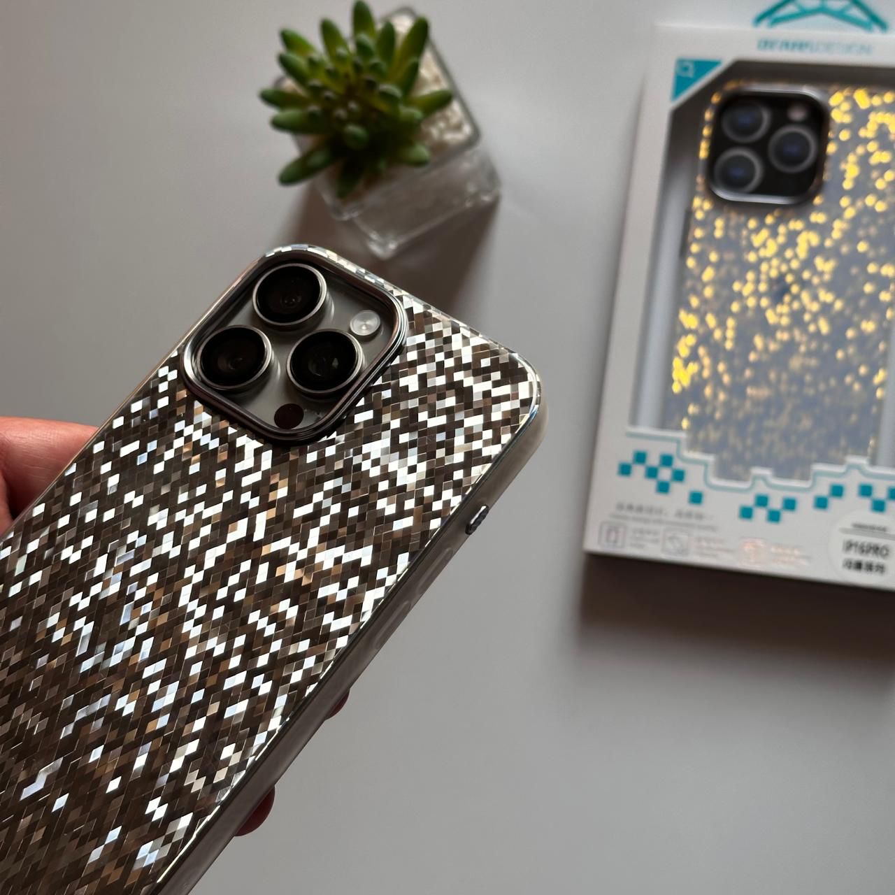 DFANS Pixel Shine Case (Code DFN49 )