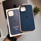 Apple Premium & Silicone Case (Code AM90)