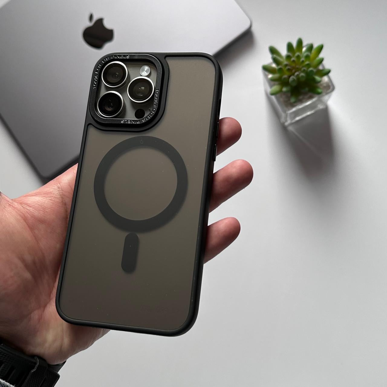 Pure Focus Pixel MagSafe Case (Code DFF84)