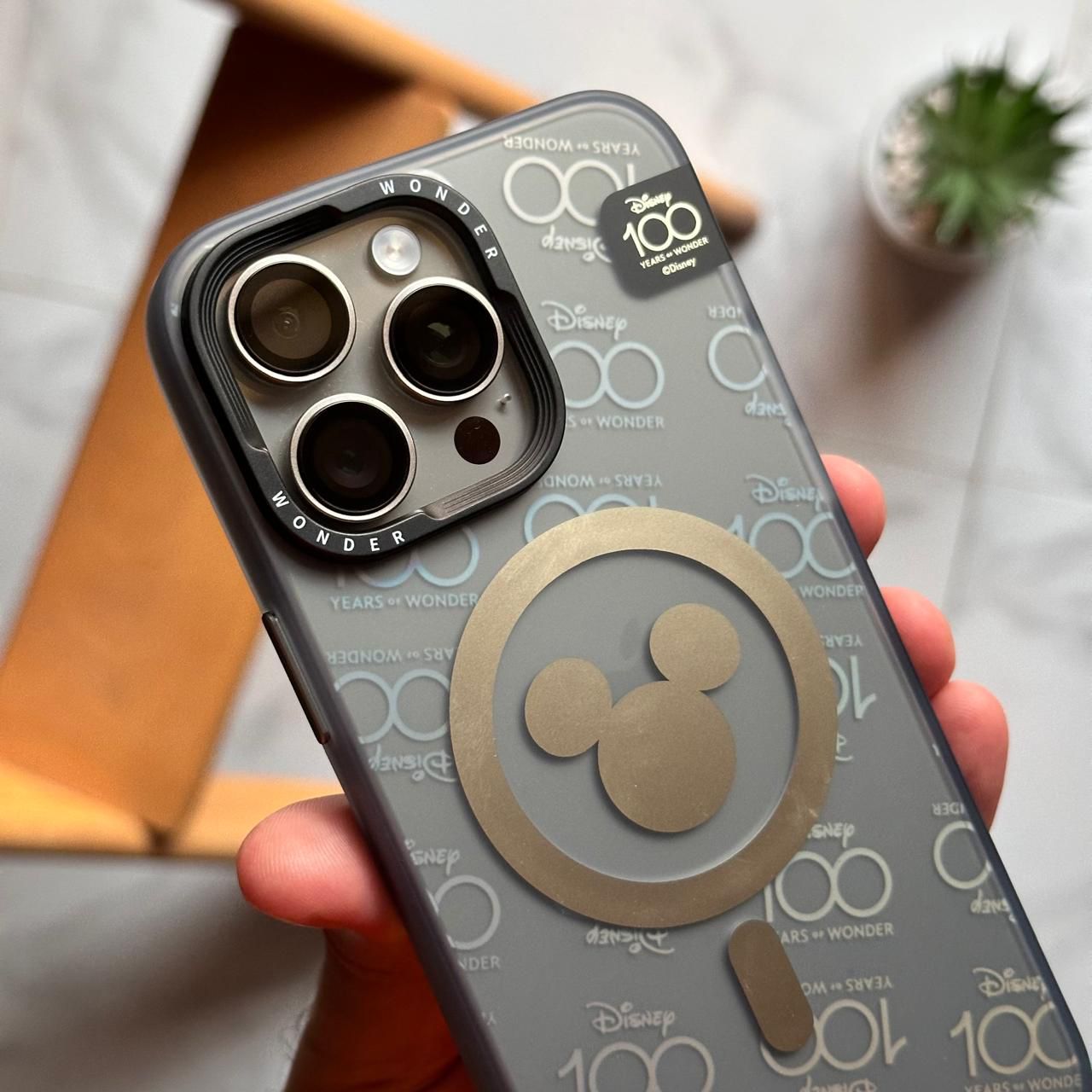 Original MagSafe Disney Mickey Case (Code DSM88)