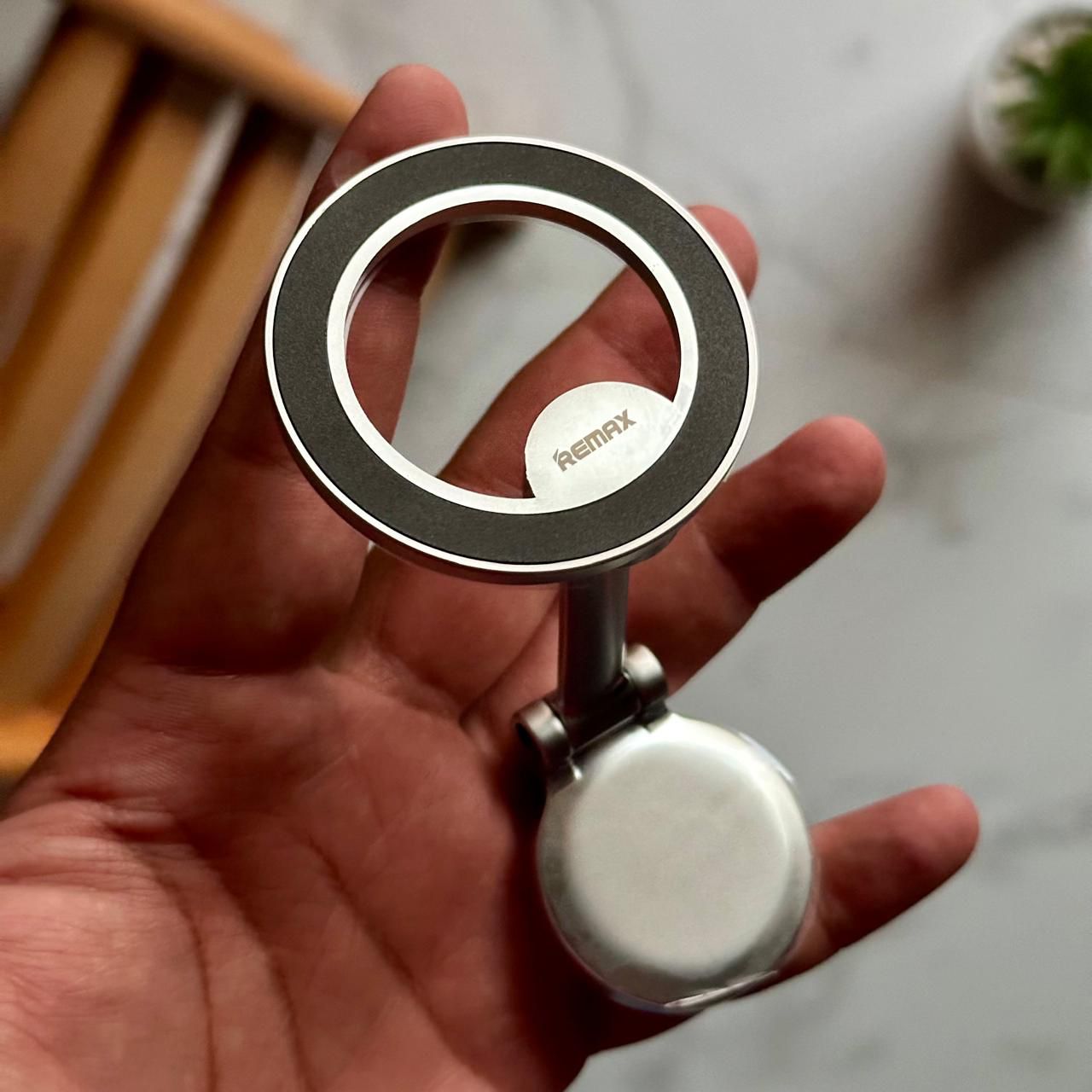 REMAX Metal MagSafe Car Holder (Code RMX66)