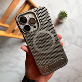 Ventilation PC Stand MagSafe Case (Code VNT48)