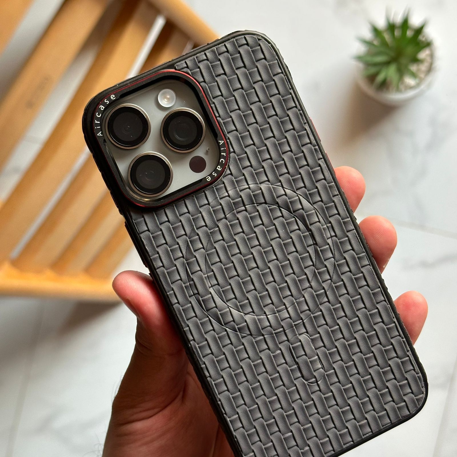 Braids Leather MagSafe Hard Slim-fit Case (Code BLM98)