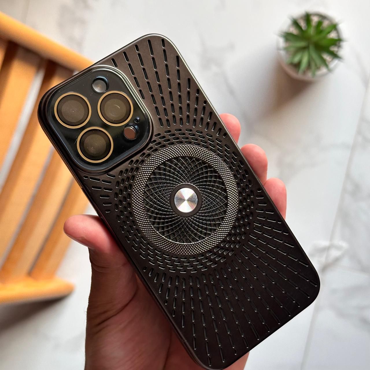 Whirlpool Ventilation Hard Slim-Fit Case (Code VNT50)