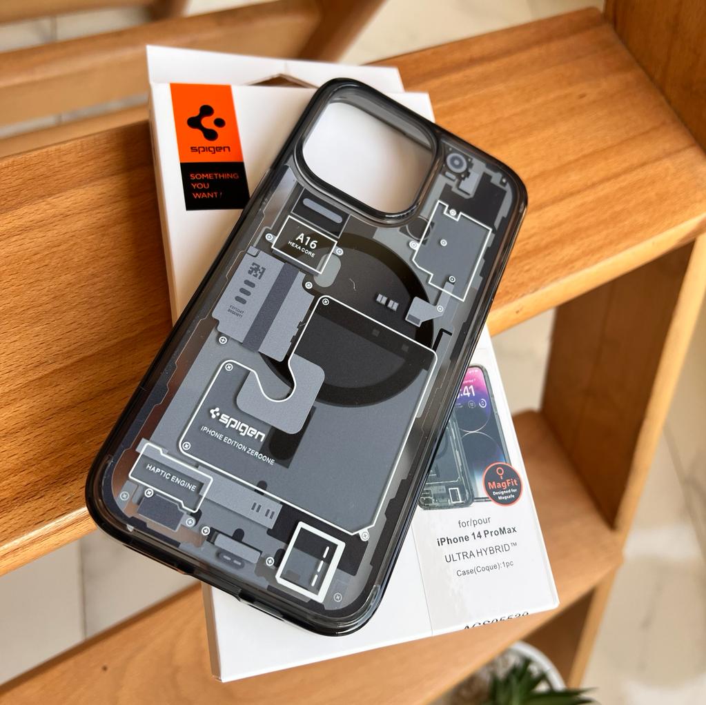 Spigen Ultra-Hybrid MagSafe Case (Code HY99)