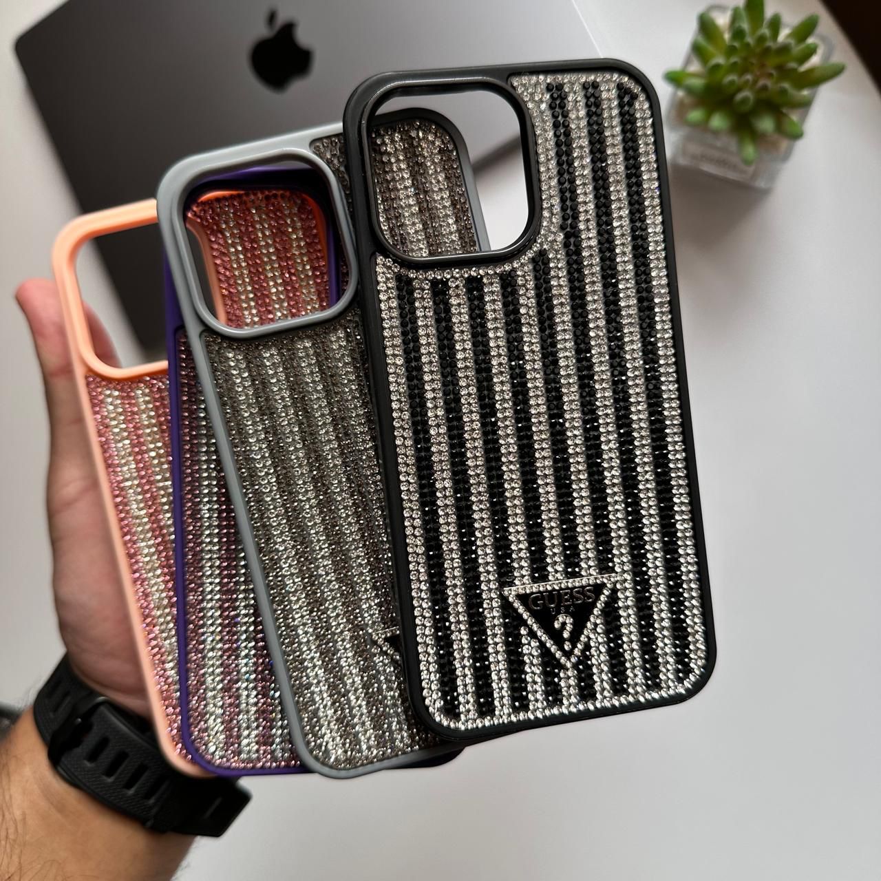 GUESS Strauss Lines Design Case(Code GES82)