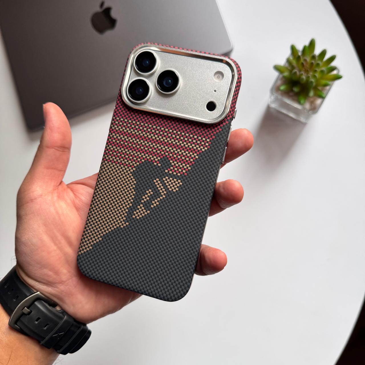 Carbon Hard Slim-Fit Case(Code CRB33)