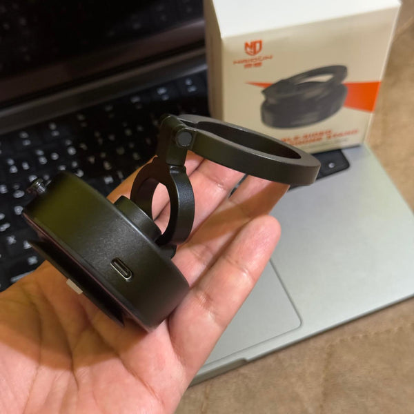 Vacuum Suction Magnetic Phone 
Foldable Holder(Code VFMH90)