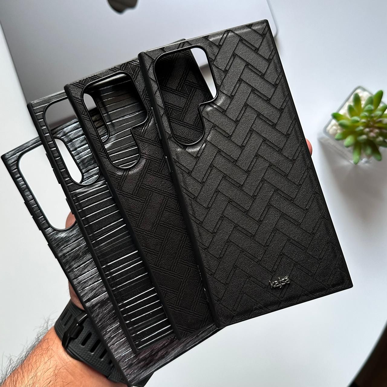 Kajsa Leather Case
(Code KSA83)
