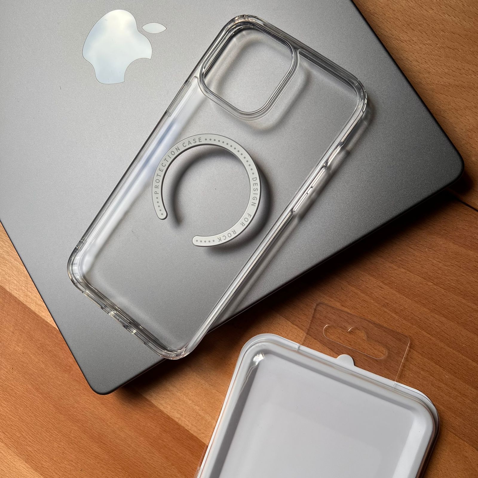 ROCK Clear MagSafe Case